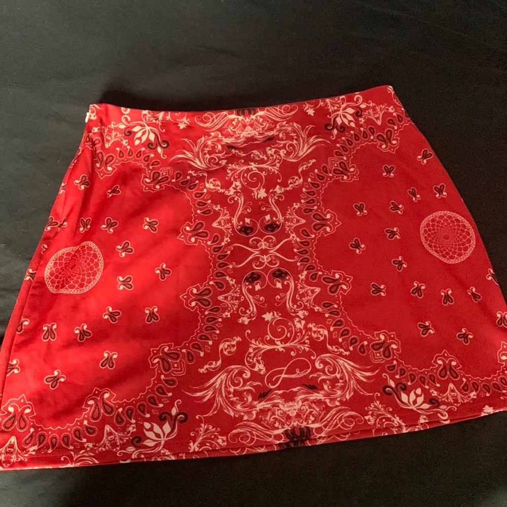 NWOT red 90s style skirt